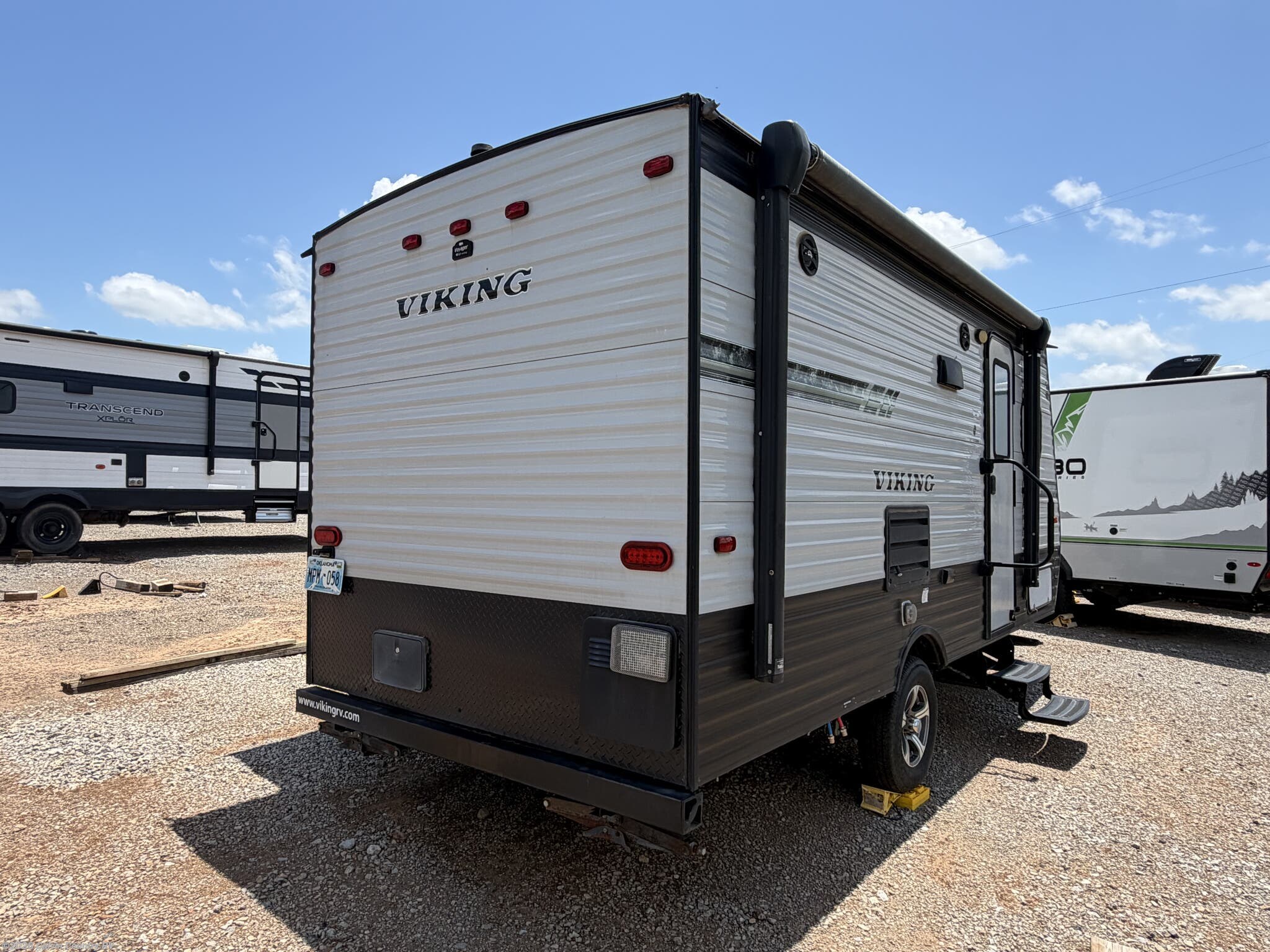 2019 Coachmen Viking 17RBSS - New Travel Trailer For Sale by Calvin Country RV in Depew, Oklahoma features Air Conditioning, Power Awning, Non-Smoking Unit, Stabilizer Jacks, Microwave