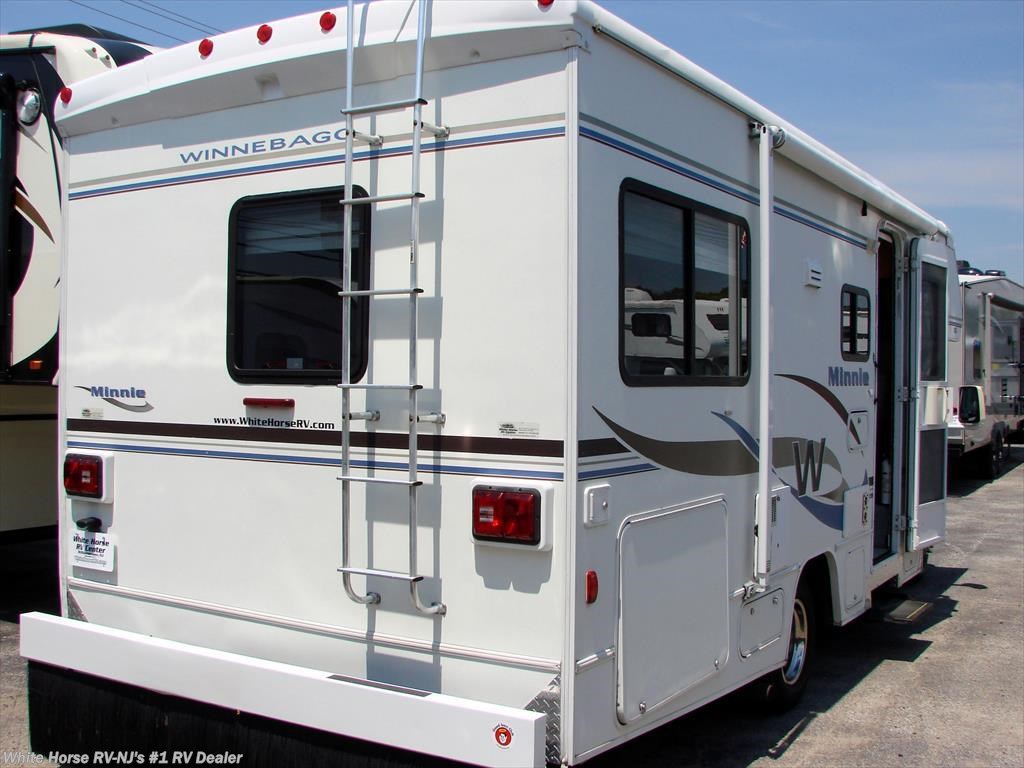 2004 Winnebago RV Minnie Winnie 24V Corner Bed & Bath for Sale in ...