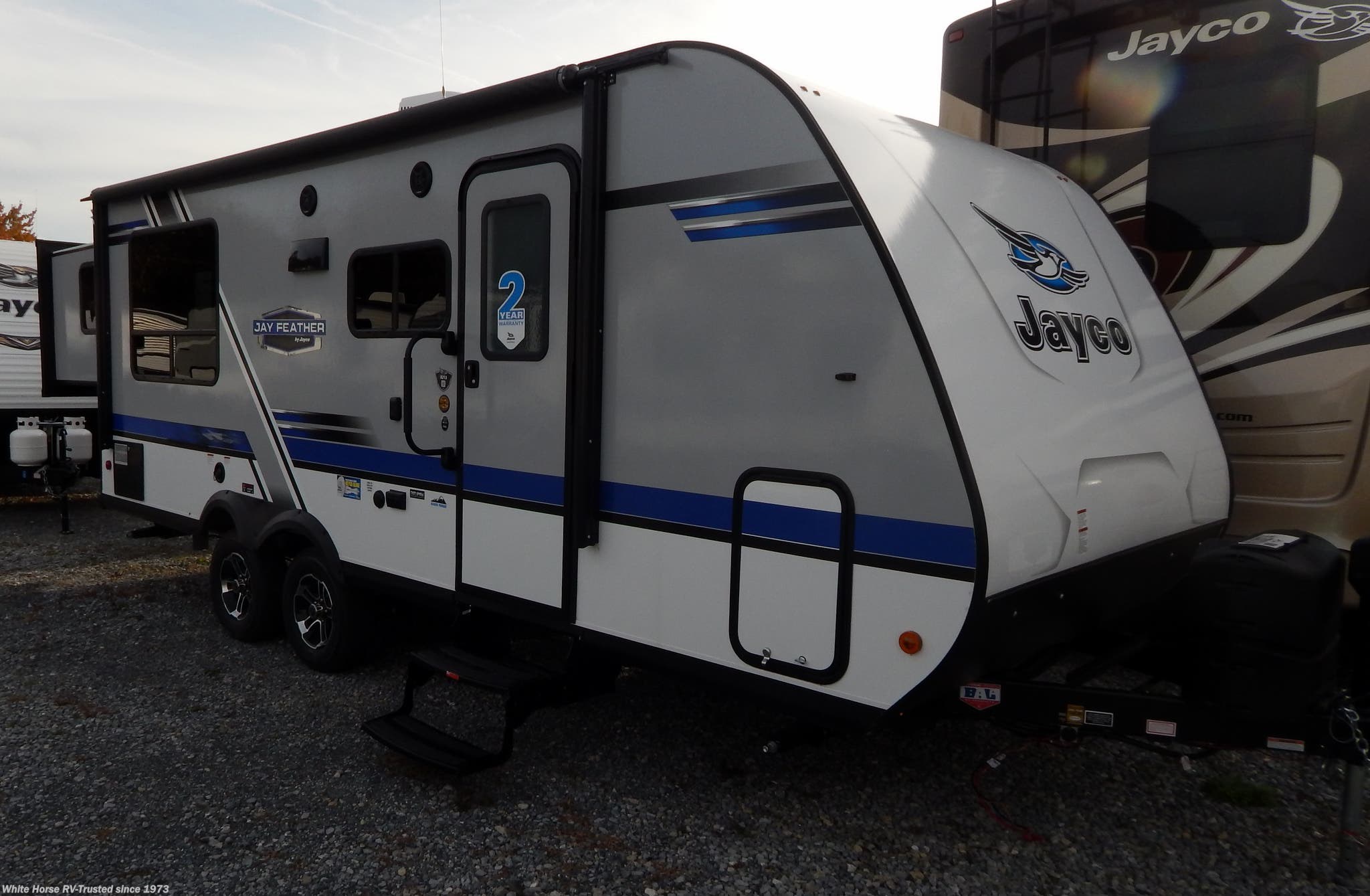 2019 Jayco RV Jay Feather 213 Front Bunks w/King Bed Rear Slideout for