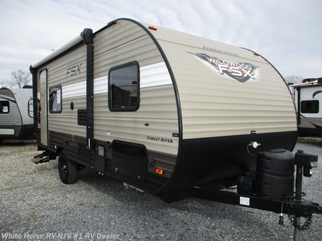 2018 Forest River Wildwood X-lite Fsx 180rt Front Bed, Rear Cargo Area 