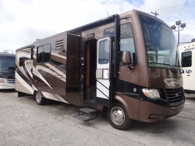 Used 2014 Newmar Bay Star 3215 Triple Slide, East-West Queen Bed available in Williamstown, New Jersey