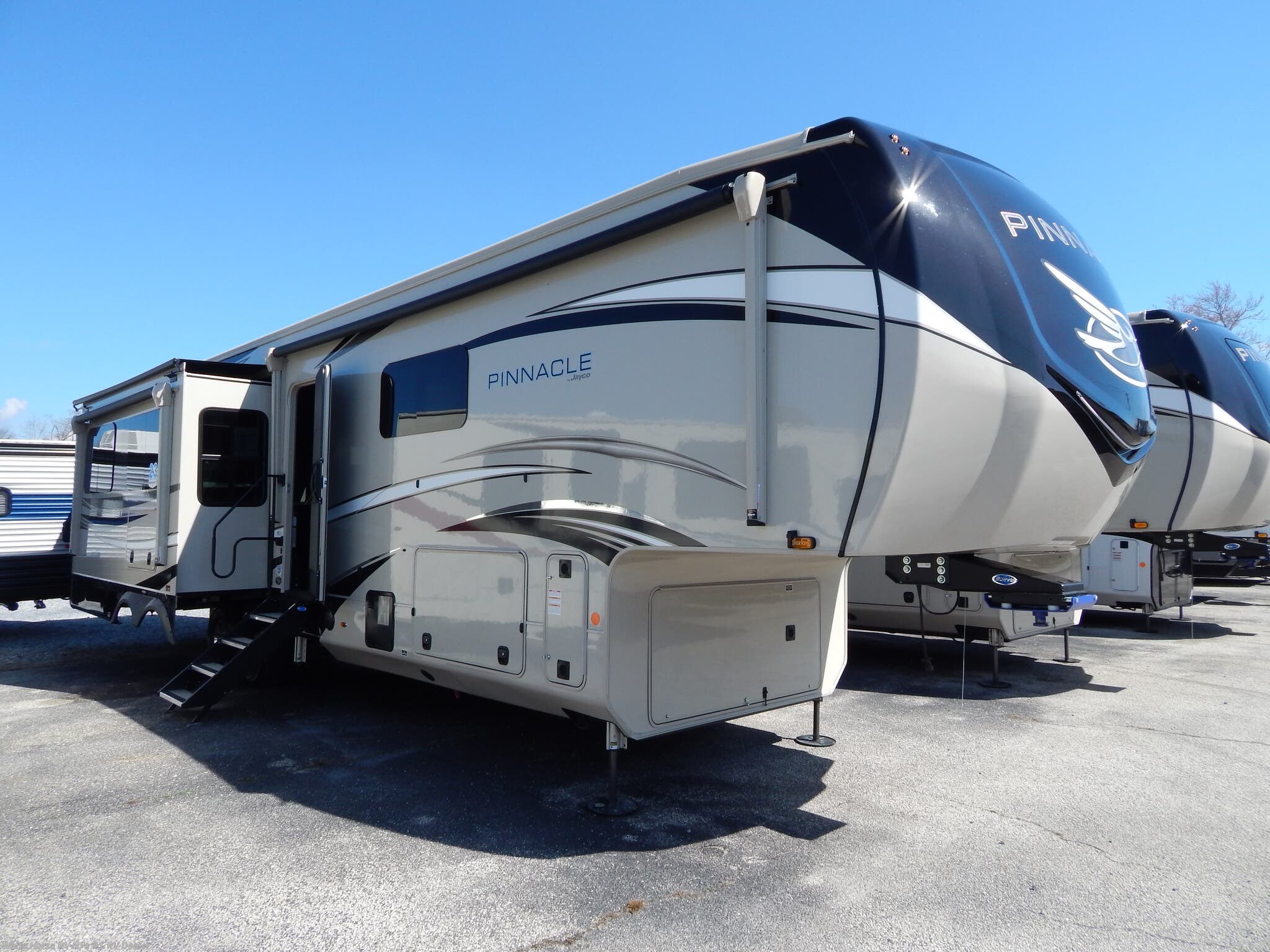 2022 Jayco Pinnacle 36FBTS RV for Sale in Williamstown, NJ 08094