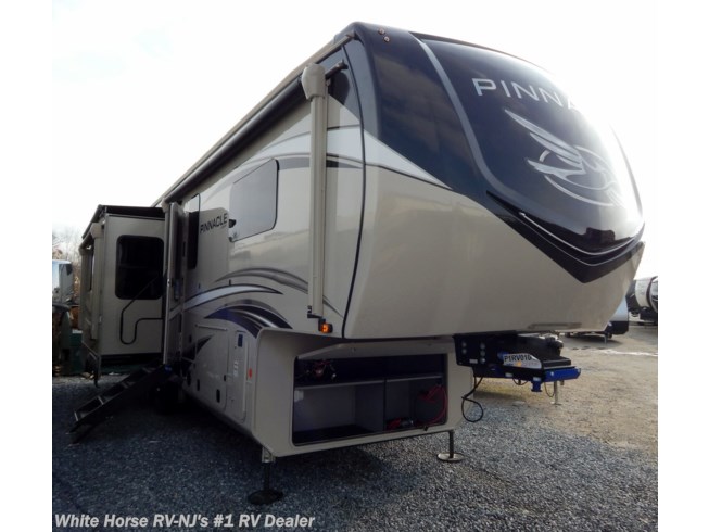 New 2023 Jayco Pinnacle 32RLTS available in Williamstown, New Jersey