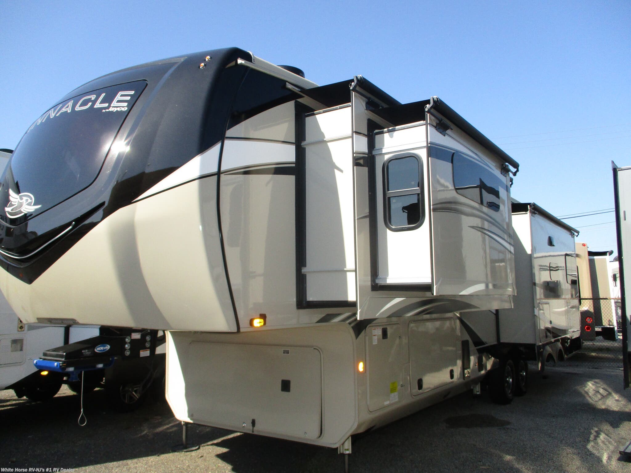 2022 Jayco Pinnacle 36SSWS RV for Sale in Williamstown, NJ 08094