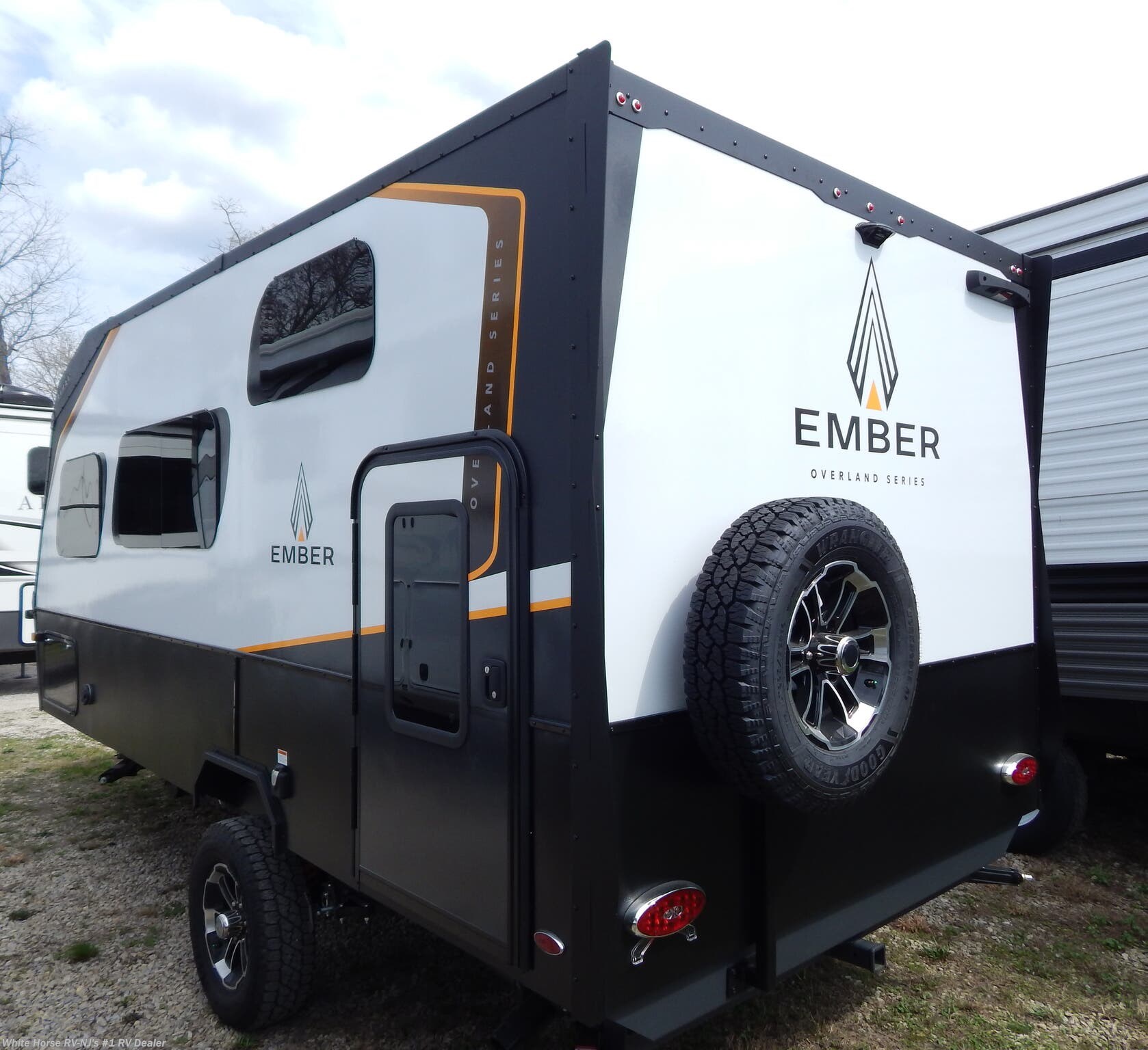 2022 Ember RV Overland 170MBH Off Grid, Bunk Beds, Only 4,171 Lbs. Dry ...