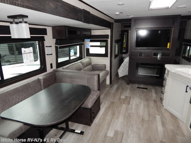 New 2022 Jayco Jay Flight 32BHDS available in Williamstown, New Jersey