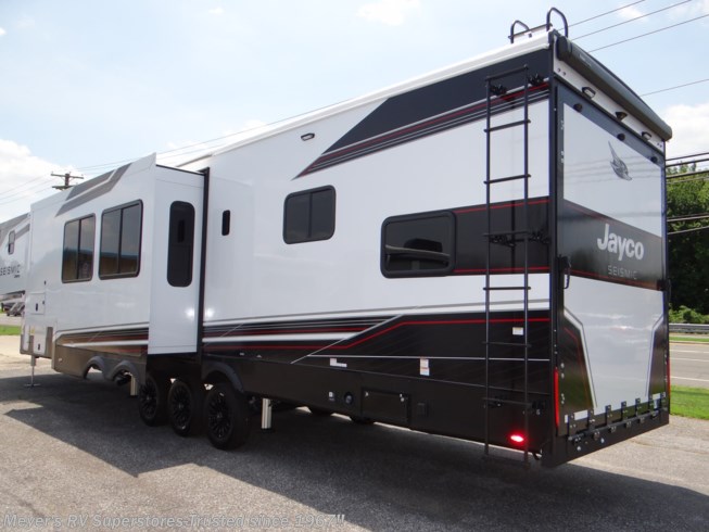 2026 Jayco Seismic 413