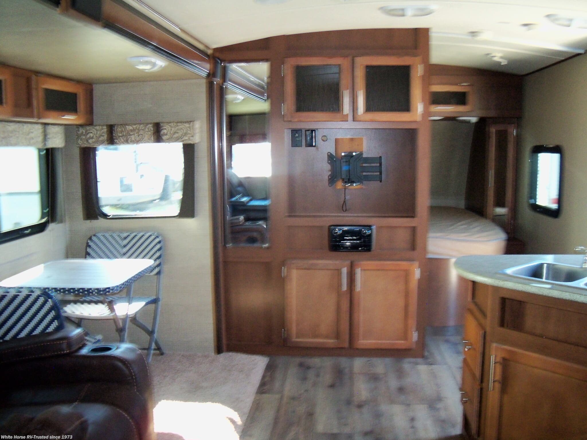 Used 2015 Dutchmen Aerolite 282DBHS available in Williamstown, New Jersey