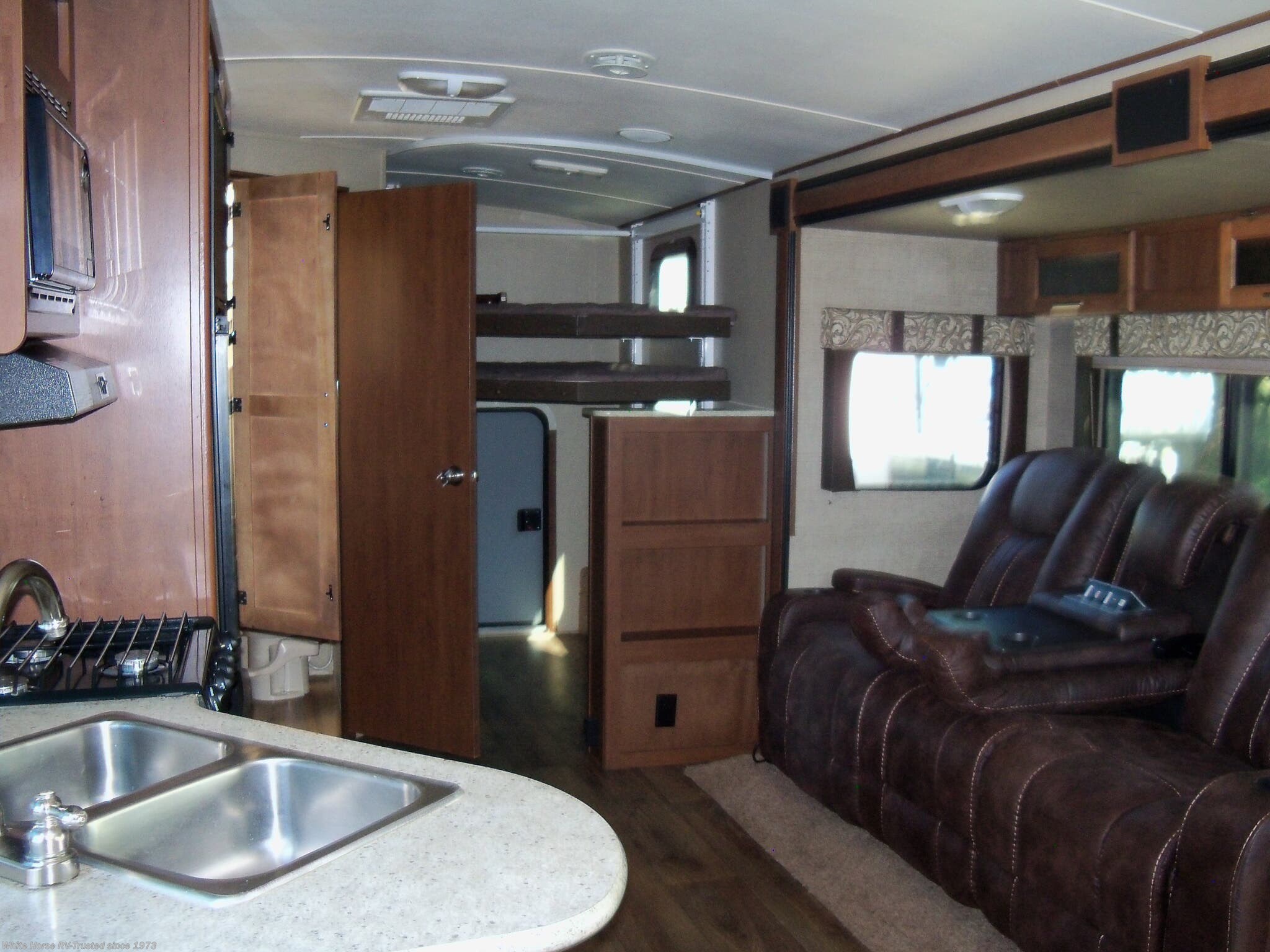 2015 Aerolite 282DBHS by Dutchmen from White Horse RV Center in Williamstown, New Jersey