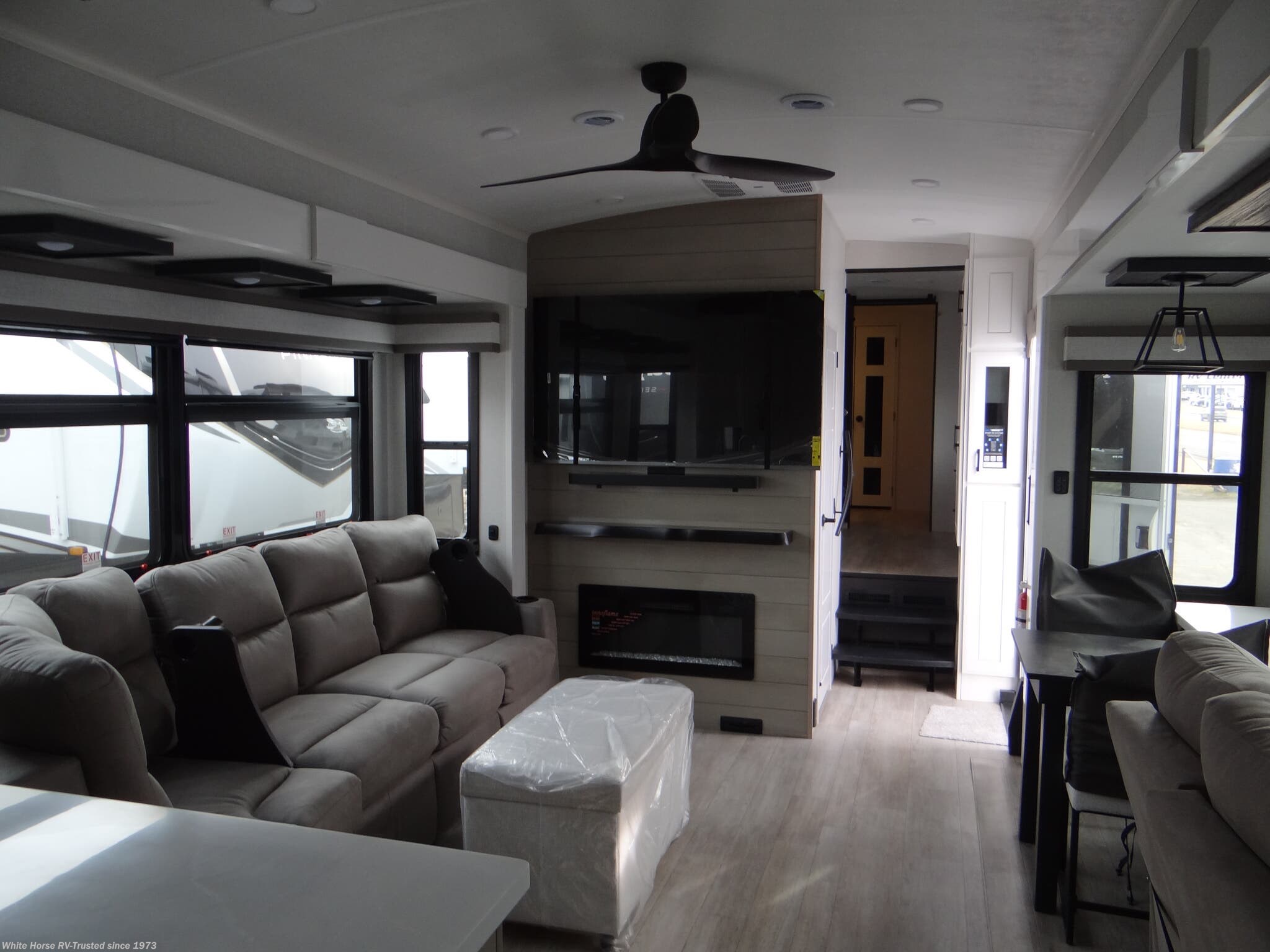 New 2026 Jayco Pinnacle 38FBRK available in Williamstown, New Jersey