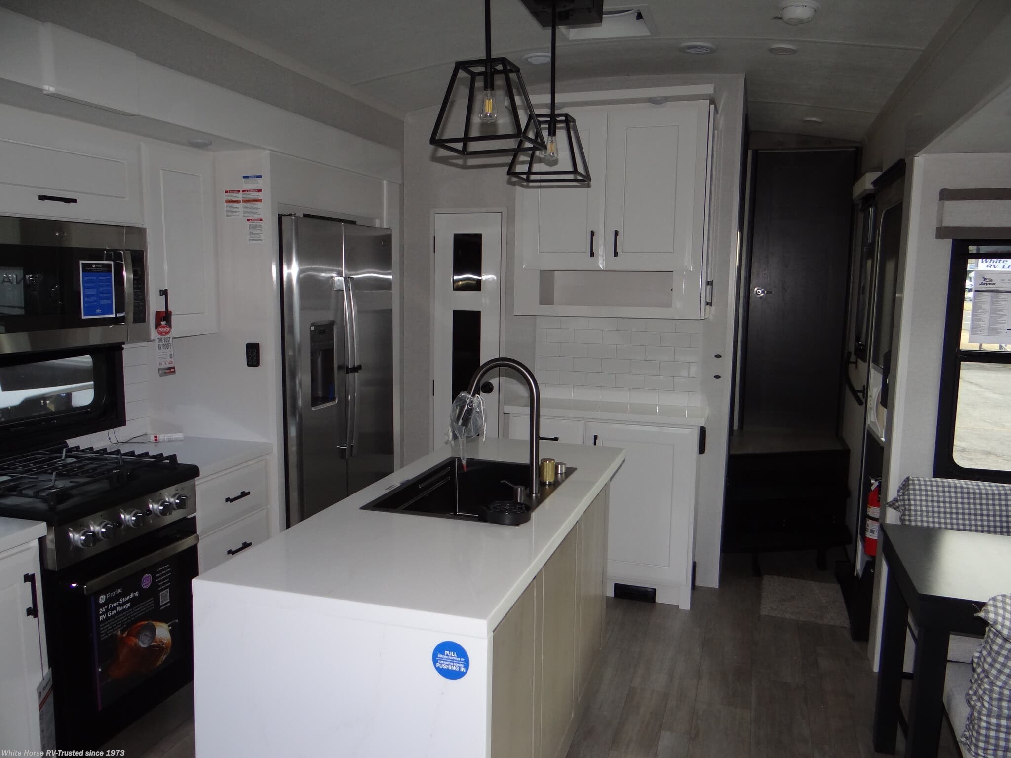 New 2026 Jayco Pinnacle 32RLTS available in Williamstown, New Jersey