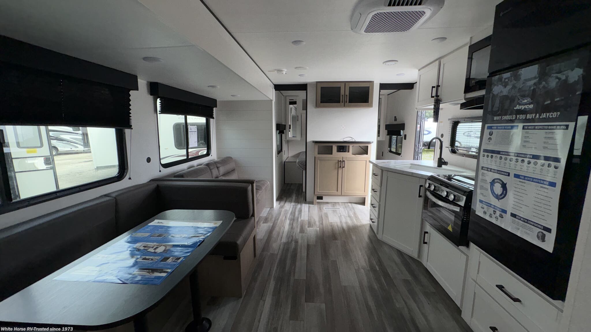 New 2026 Jayco Jay Flight SLX 321BDS available in Williamstown, New Jersey