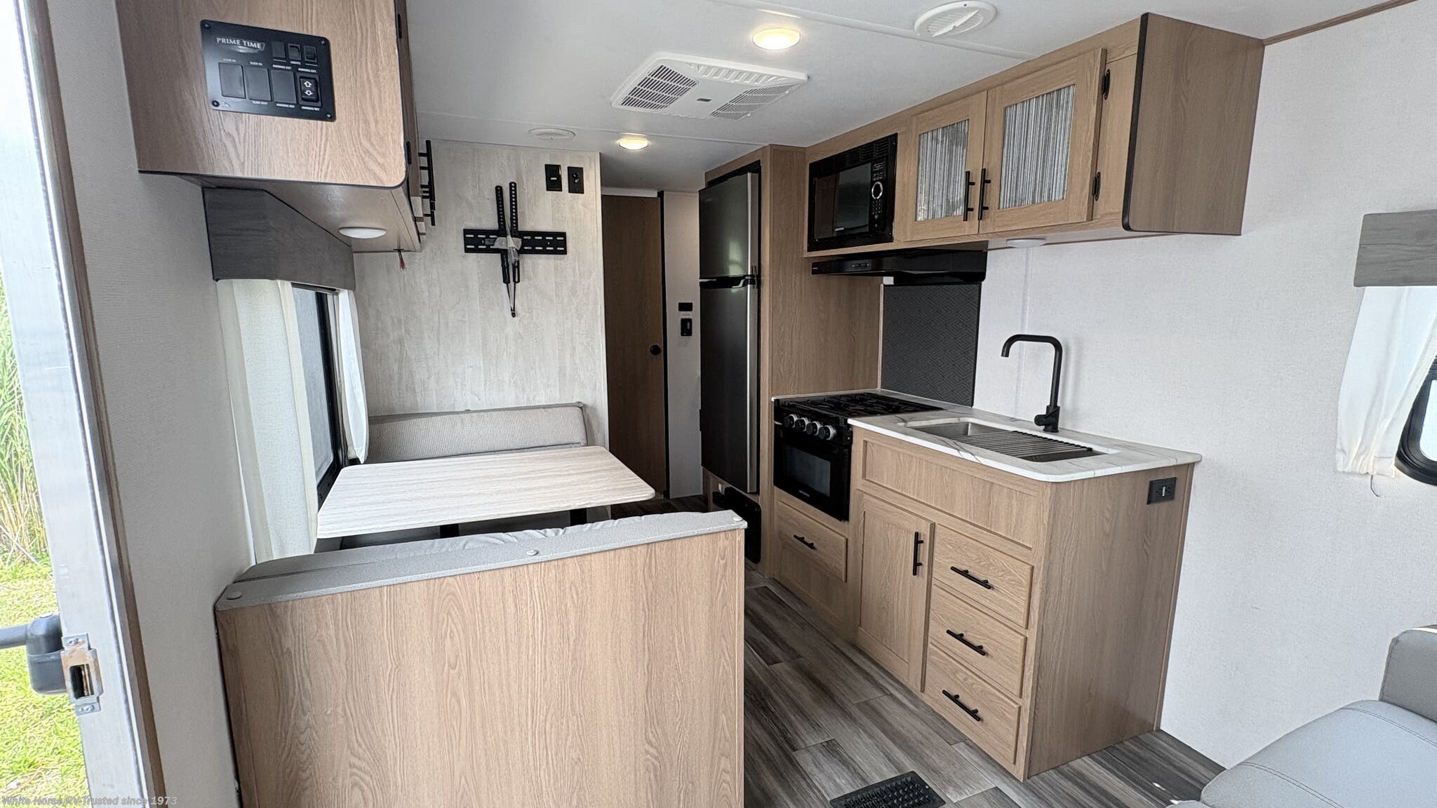 2022 Avenger 26BK by Prime Time from White Horse RV Center in Williamstown, New Jersey