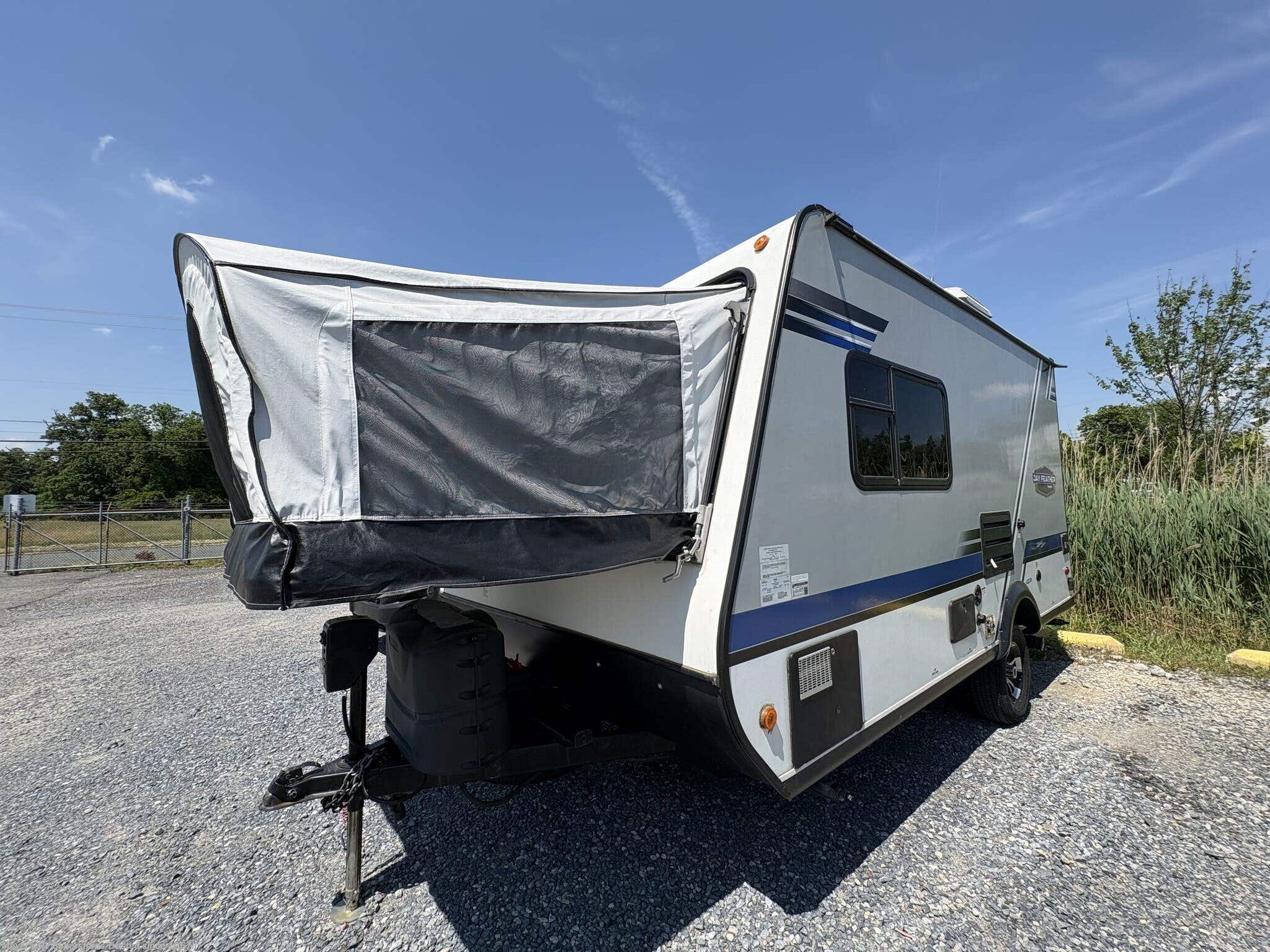 2018 Jayco Jay Feather 17z