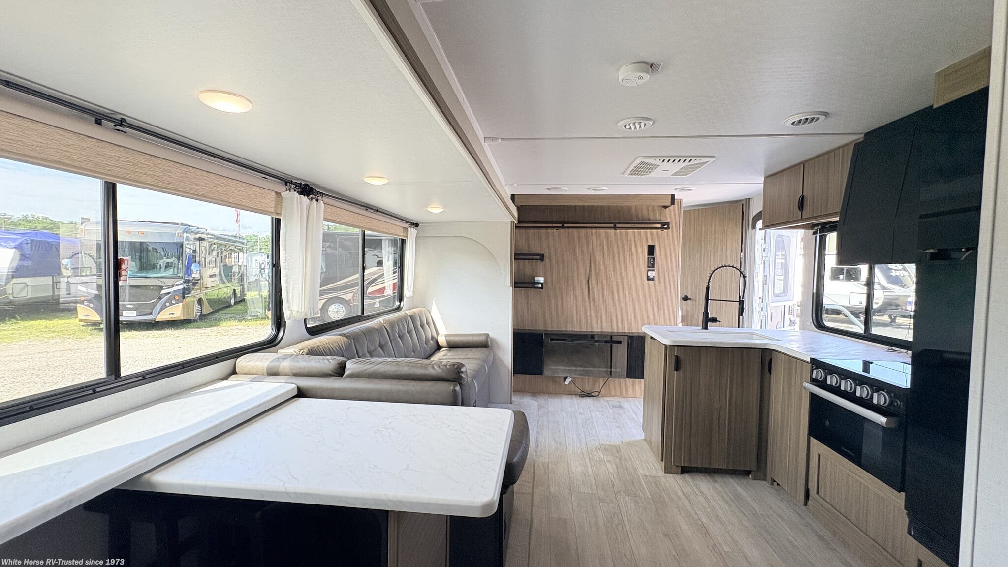 Used 2025 Forest River Salem 31KQBTS available in Williamstown, New Jersey