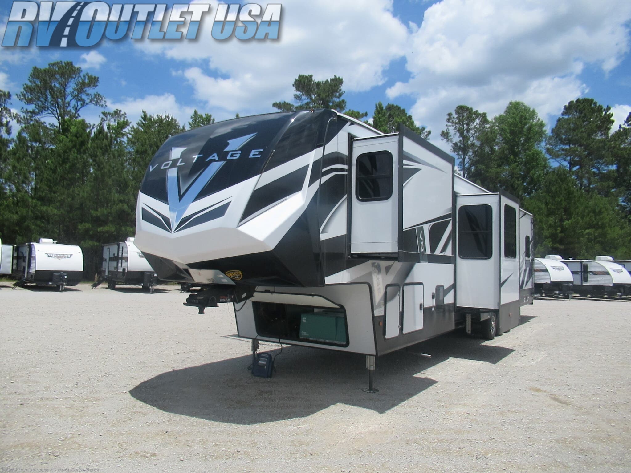 2022 Dutchmen Voltage 4225 RV for Sale in Longs, SC 29568 SCDV3218