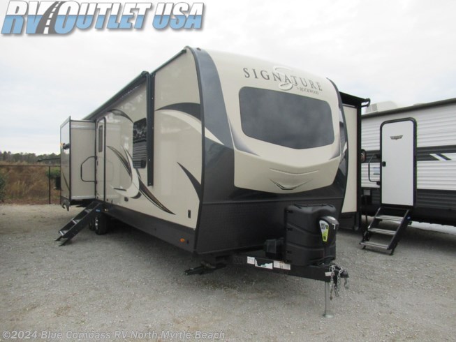 Used 2020 Forest River Rockwood Signature Ultra Lite 8327SB available in Longs, South Carolina