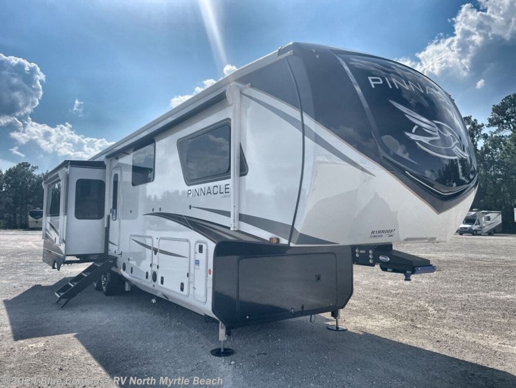 New 2024 Jayco Pinnacle 37MDQS available in Longs, South Carolina