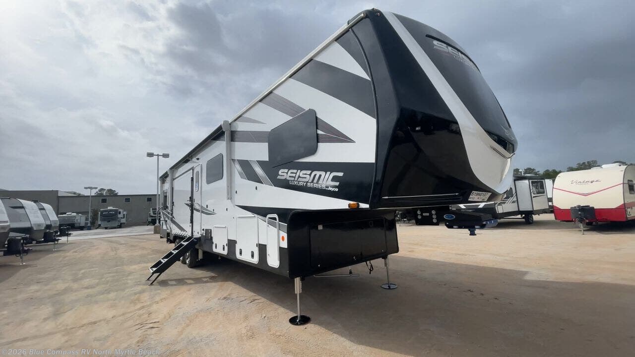 New 2025 Jayco Seismic Luxury Series 4113 available in Longs, South Carolina
