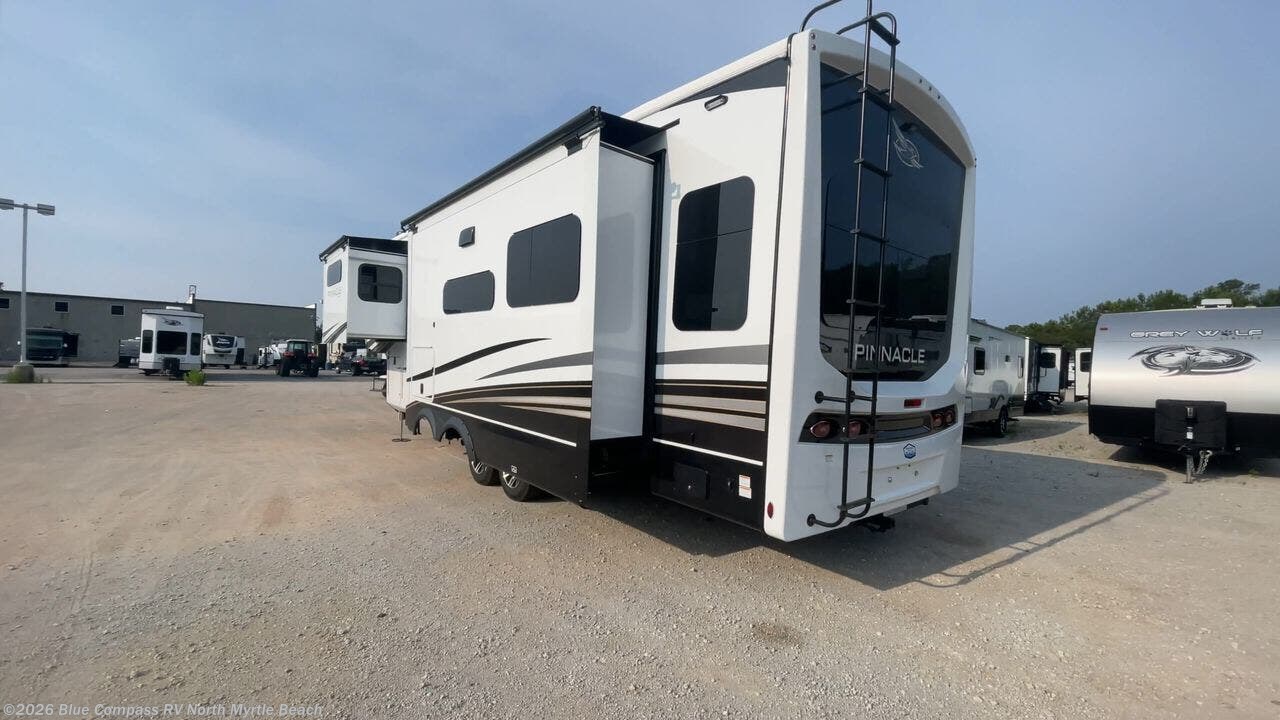 New 2025 Jayco Pinnacle 32RLTS available in Longs, South Carolina