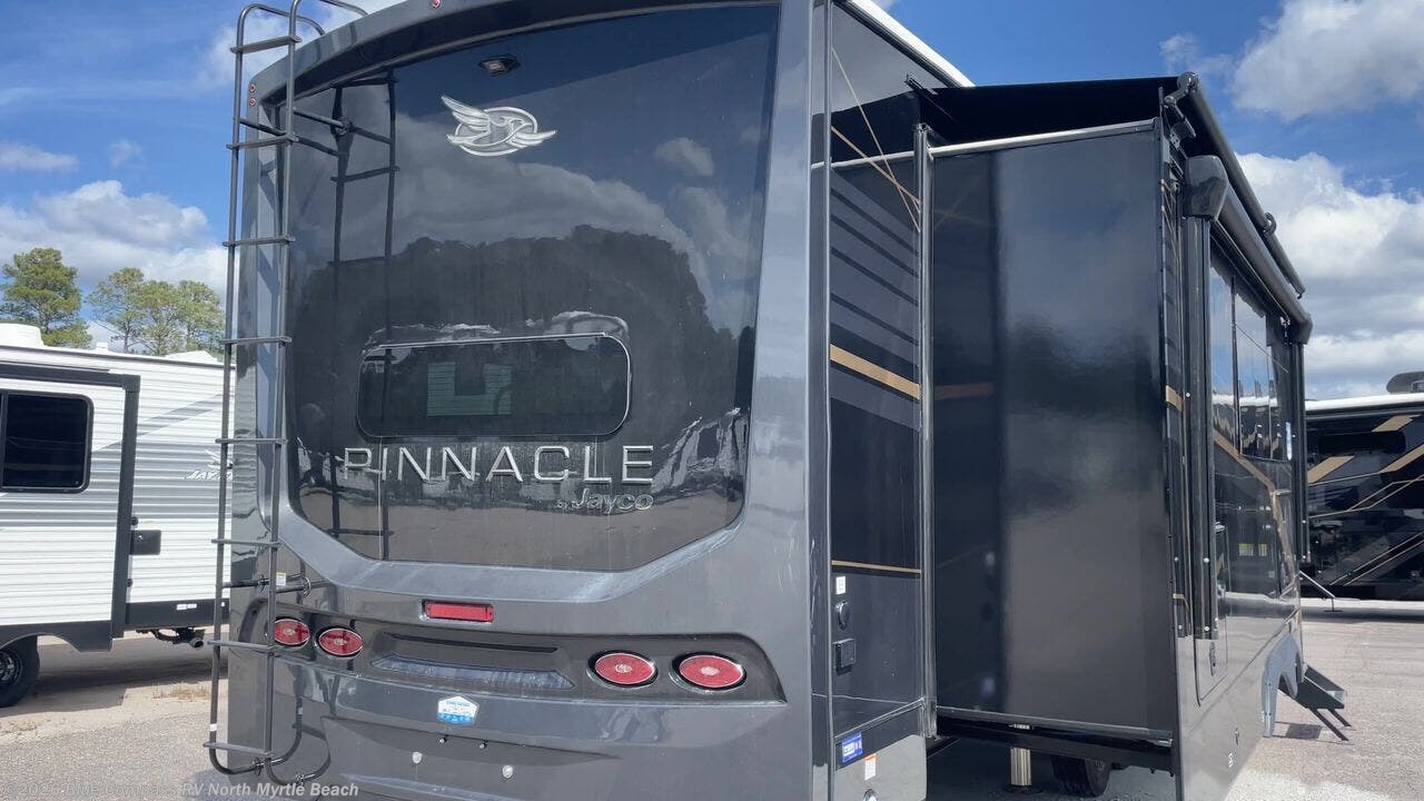 New 2026 Jayco Pinnacle 38FBRK available in Longs, South Carolina