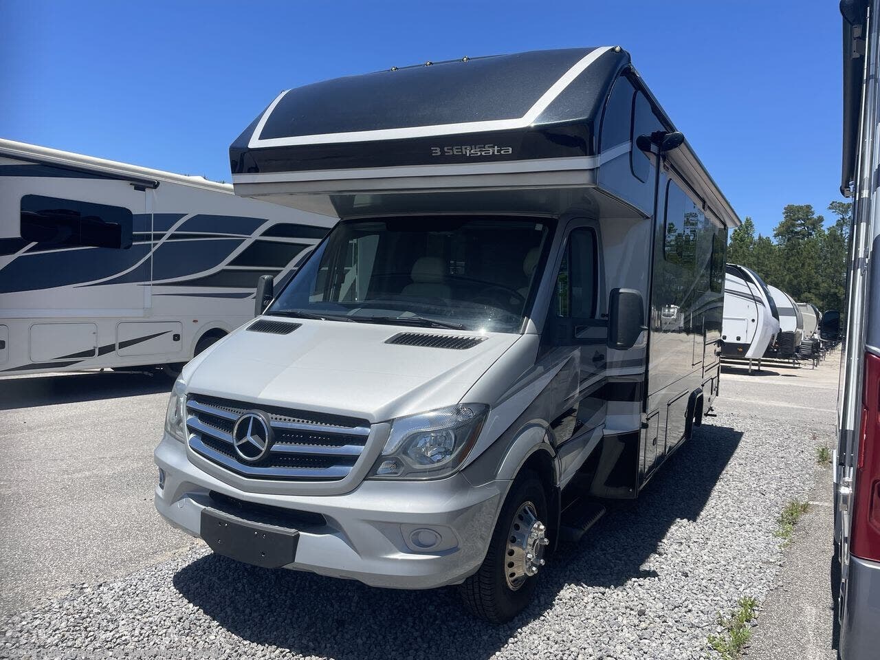 Used 2018 Dynamax Corp isata 3 24FW available in Longs, South Carolina