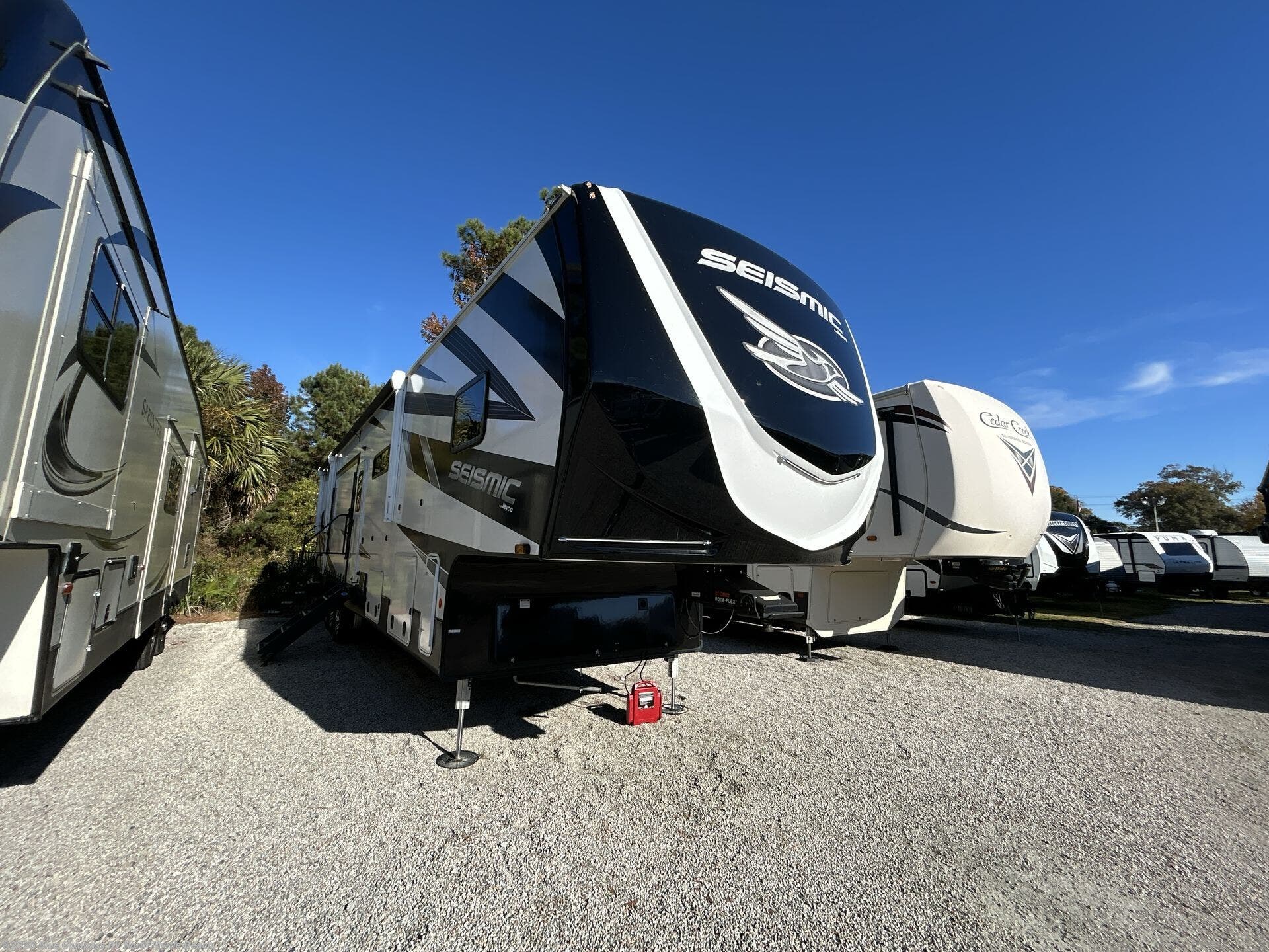 2025 Seismic 413 by Jayco from Blue Compass RV North Myrtle Beach in Longs, South Carolina