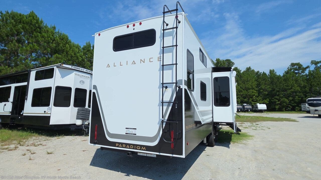 2027 Paradigm 395DS by Alliance RV from Blue Compass RV North Myrtle Beach in Longs, South Carolina