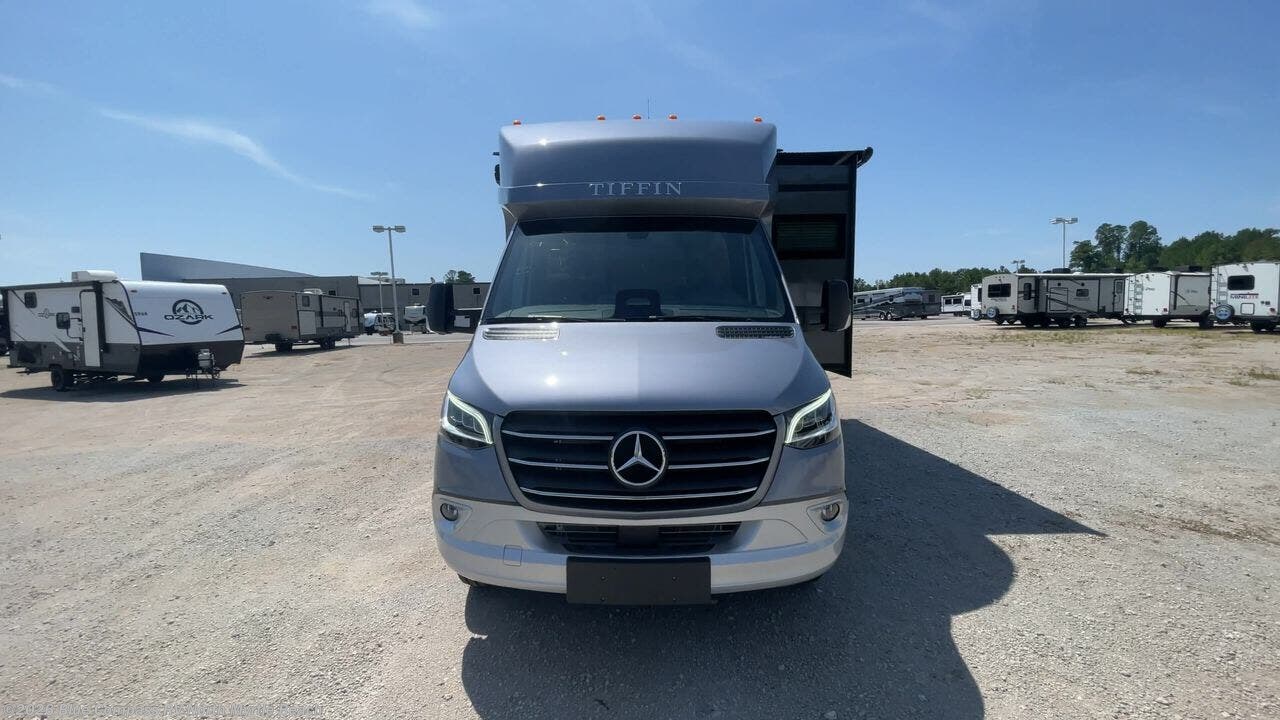 New 2027 Tiffin Wayfarer 25 RW available in Longs, South Carolina