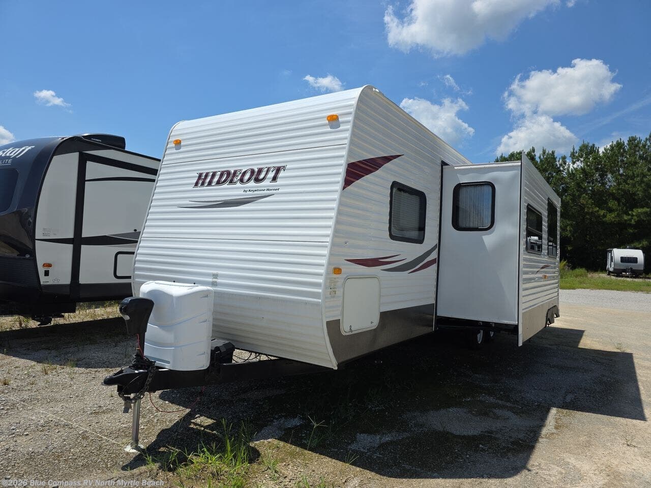Used 2011 Keystone Hideout 27DBS available in Longs, South Carolina