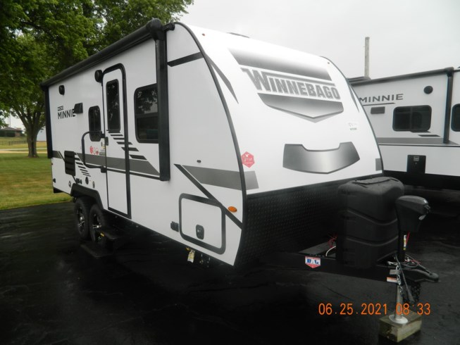 2021 Winnebago Micro Minnie 2108TB - New Travel Trailer For Sale by Winnebago Motor Homes in Rockford, Illinois features Leveling Jacks, Oven, DVD Player, Medicine Cabinet, Booth Dinette