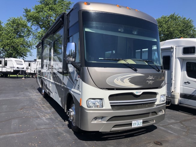 2012 Itasca Suncruiser 35P - Used Class A For Sale by Winnebago Motor Homes in Rockford, Illinois