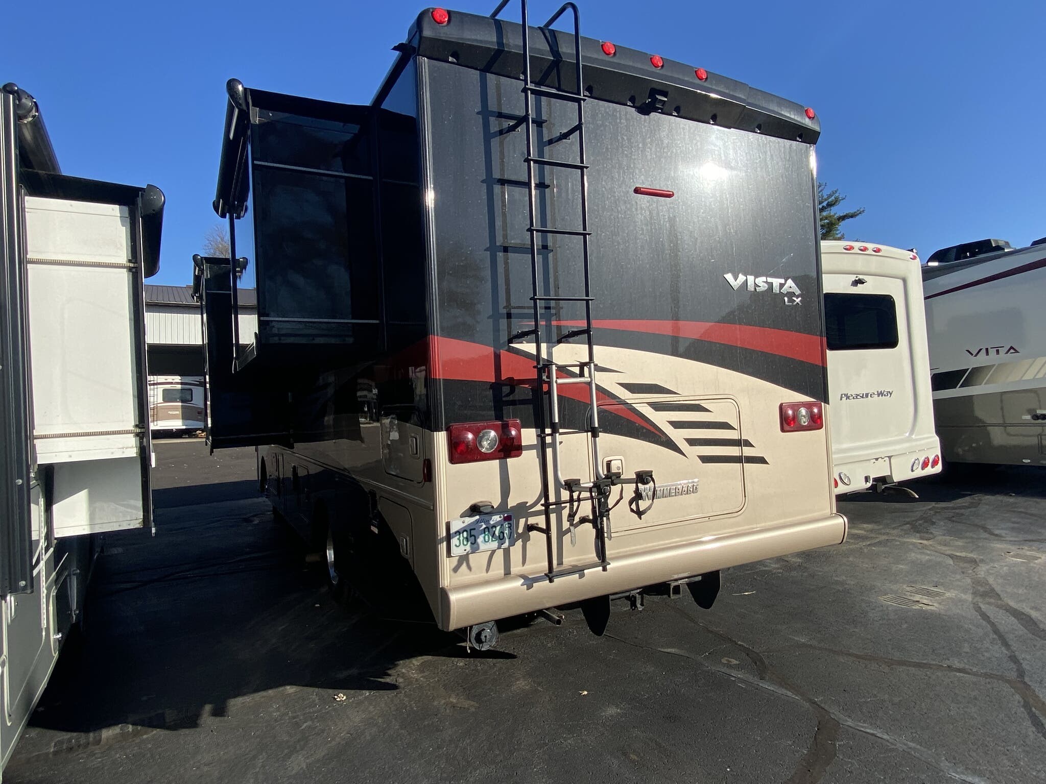2019 Winnebago Vista LX 27N RV for Sale in Rockford, IL 61101 934