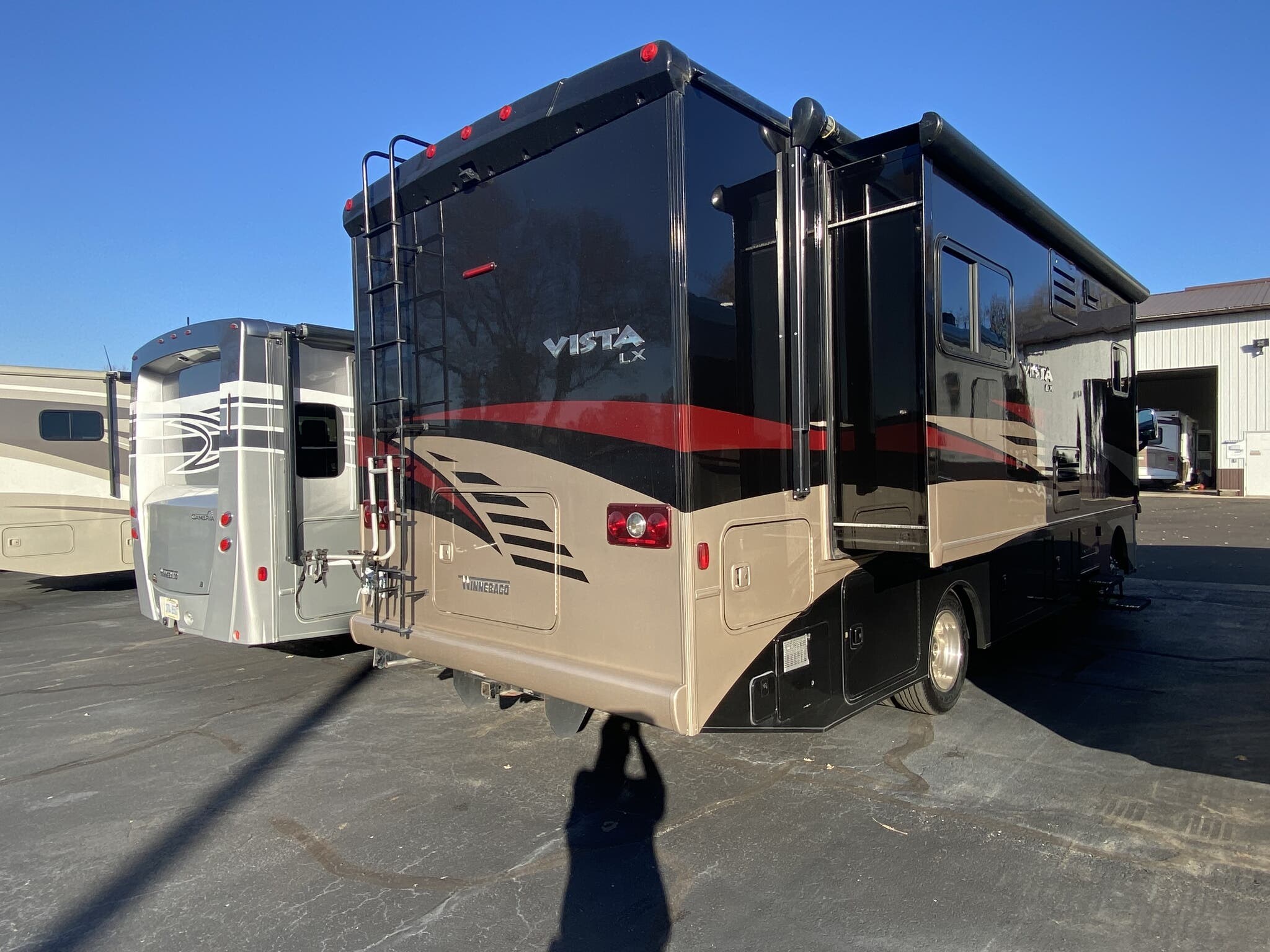 2019 Winnebago Vista LX 27N RV for Sale in Rockford, IL 61101 934