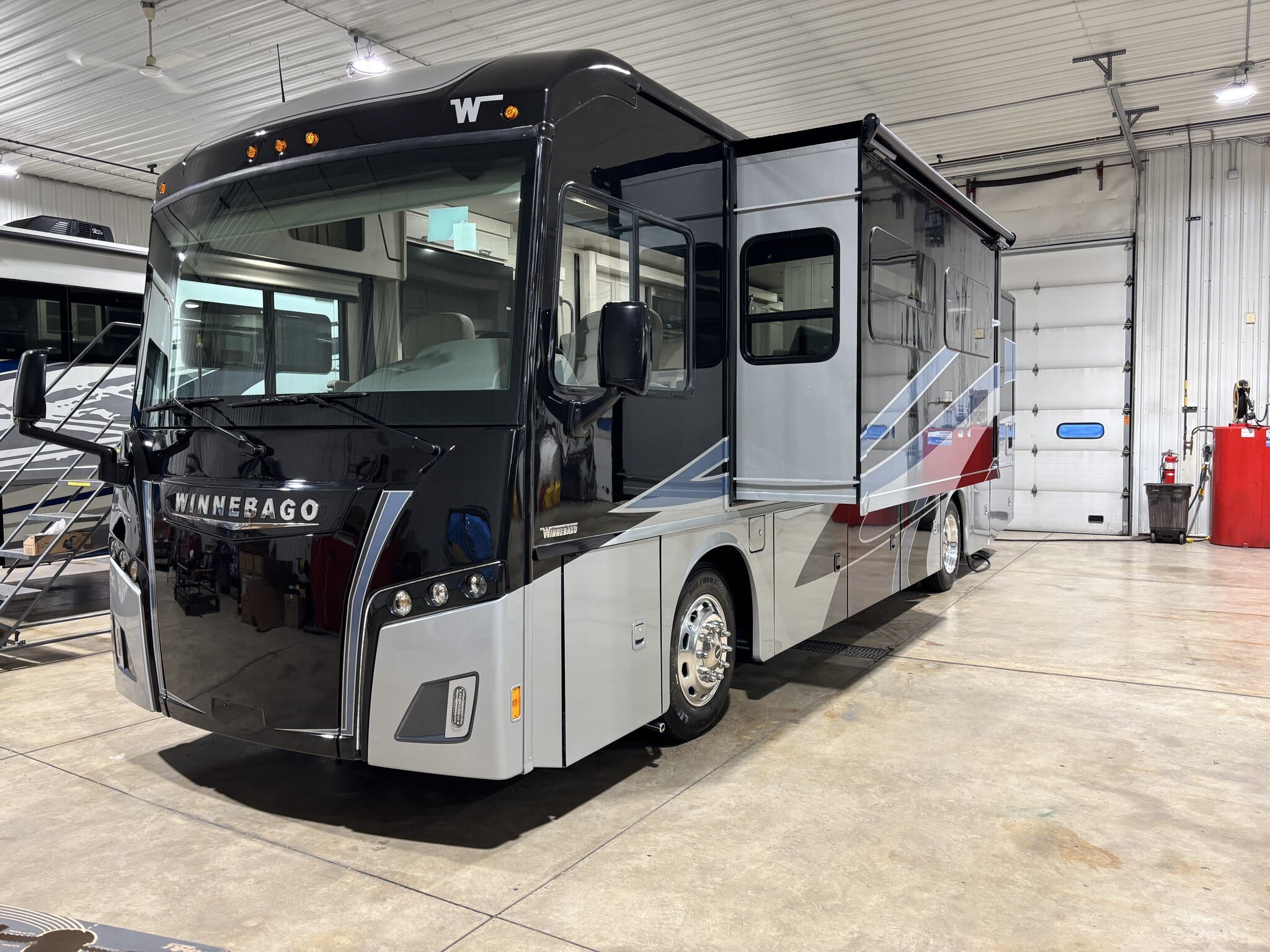 2025 Forza 34T by Winnebago from Winnebago Motor Homes in Rockford, Illinois