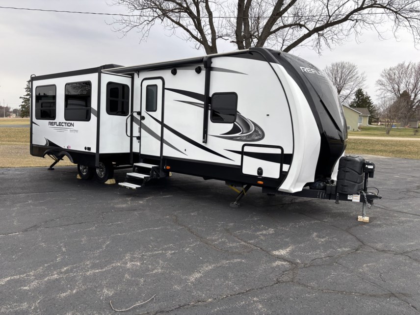 Used 2021 Grand Design Reflection 312BHTS available in Rockford, Illinois