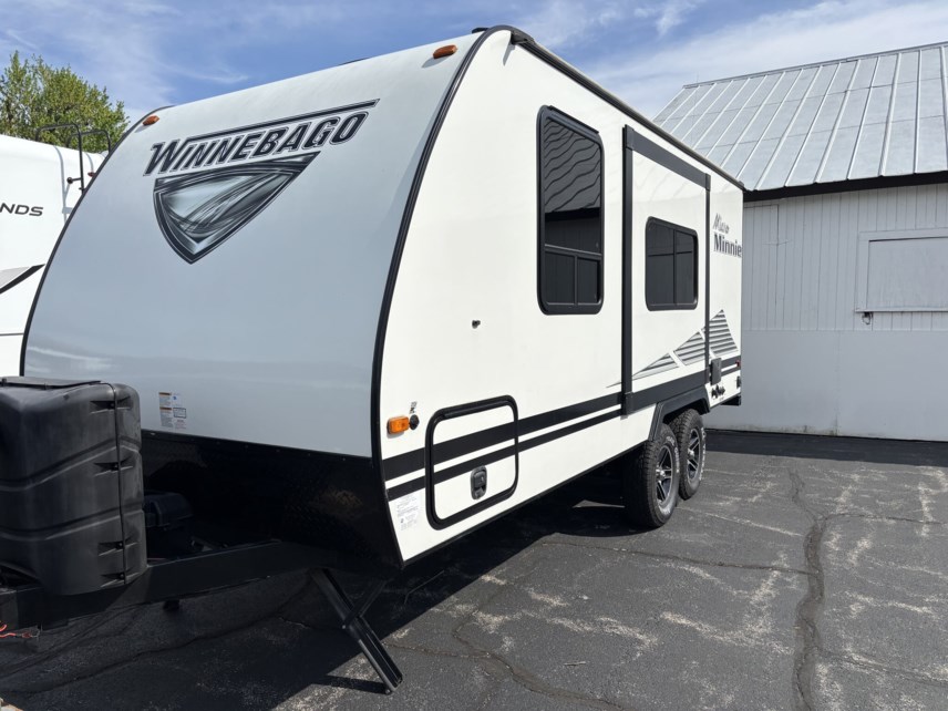 Used 2020 Winnebago Micro Minnie 2106FBS available in Rockford, Illinois