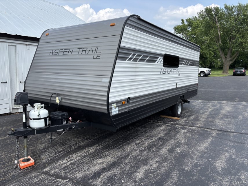 Used 2022 Dutchmen Aspen Trail LE 1950BH available in Rockford, Illinois