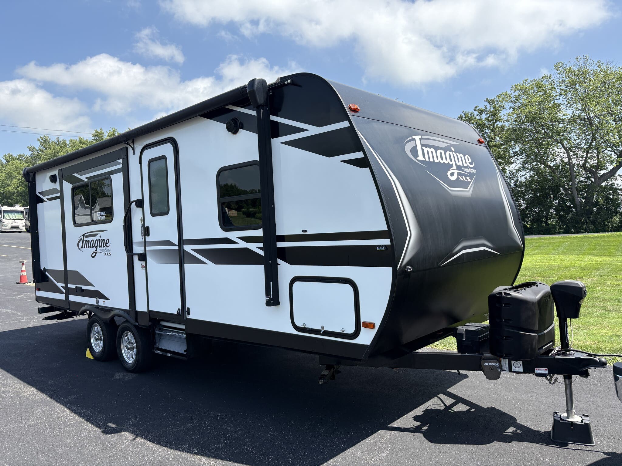 2021 Grand Design Imagine XLS 22RBE - Used Travel Trailer For Sale by Winnebago Motor Homes in Rockford, Illinois features Ladder, CO Detector, Shower, Smoke Detector, TV