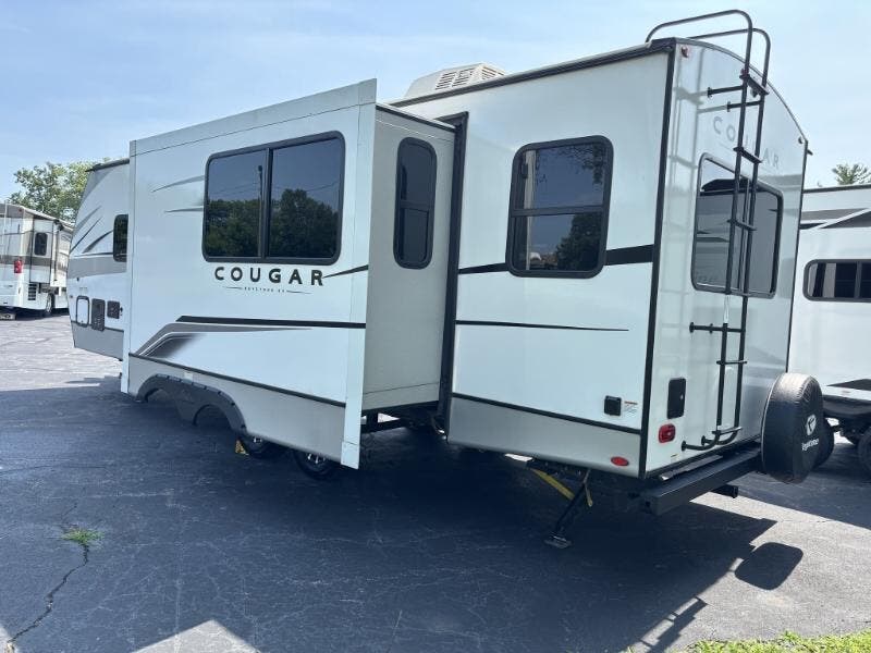 Used 2023 Keystone Cougar Half-Ton 25RDSWE available in Rockford, Illinois