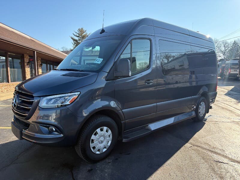 2023 Designs Daycruiser D4 by Midwest from Winnebago Motor Homes in Rockford, Illinois