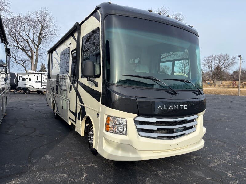 2022 Jayco Alante 27A - Used Class A For Sale by Winnebago Motor Homes in Rockford, Illinois features Oven, Medicine Cabinet, Hitch, Power Awning, Backup Monitor