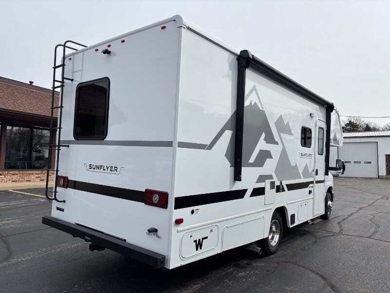 2027 Winnebago Sunflyer 22RS - New Class C For Sale by Winnebago Motor Homes in Rockford, Illinois