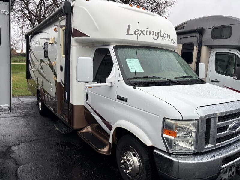 2009 Lexington GTS 255DS by Miscellaneous from Winnebago Motor Homes in Rockford, Illinois