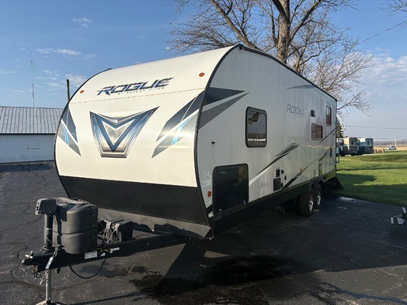 2022 Vengeance Rogue 25V by Forest River from Winnebago Motor Homes in Rockford, Illinois