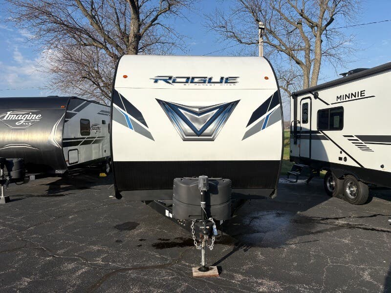 2022 Forest River Vengeance Rogue 25V - Used Toy Hauler For Sale by Winnebago Motor Homes in Rockford, Illinois