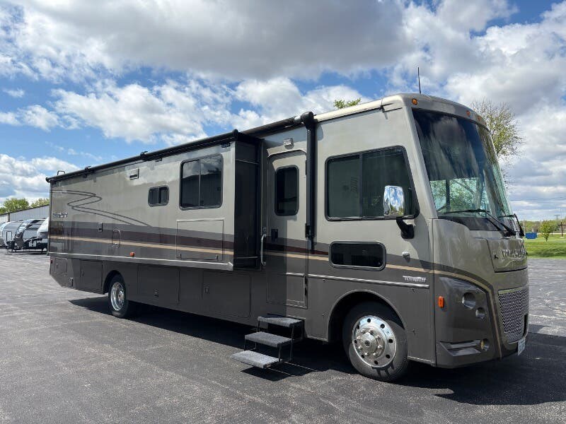 2020 Winnebago Adventurer 36Z - Used Class A For Sale by Winnebago Motor Homes in Rockford, Illinois