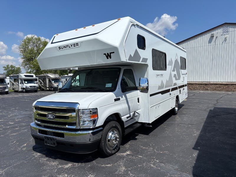 2027 Winnebago Sunflyer 24GG - New Class C For Sale by Winnebago Motor Homes in Rockford, Illinois