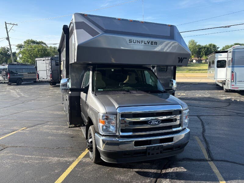 2027 Winnebago Sunflyer 28MB - New Class C For Sale by Winnebago Motor Homes in Rockford, Illinois