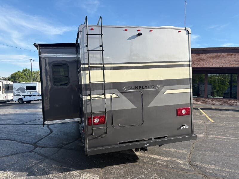 New 2027 Winnebago Sunflyer 28MB available in Rockford, Illinois